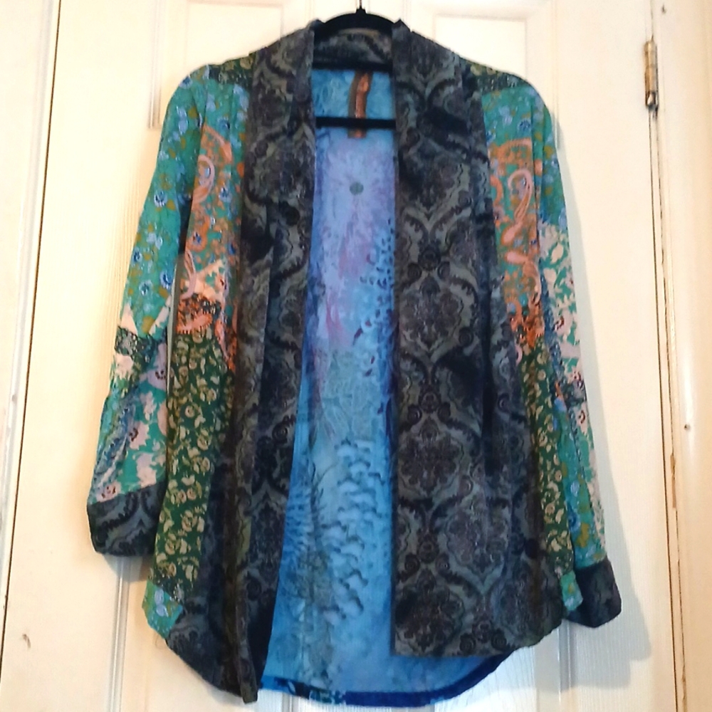 Arata Silent Journey shaw/ cardigan